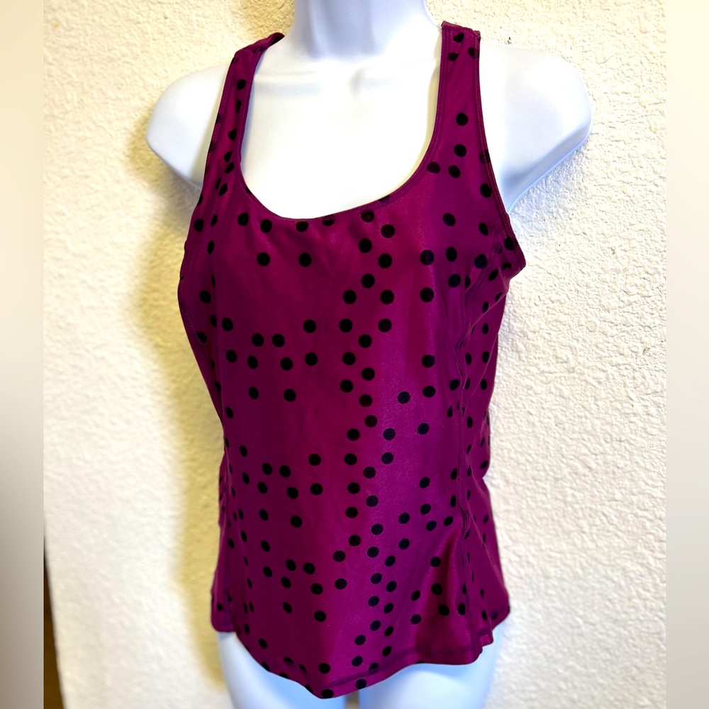 Nike women’s workout top